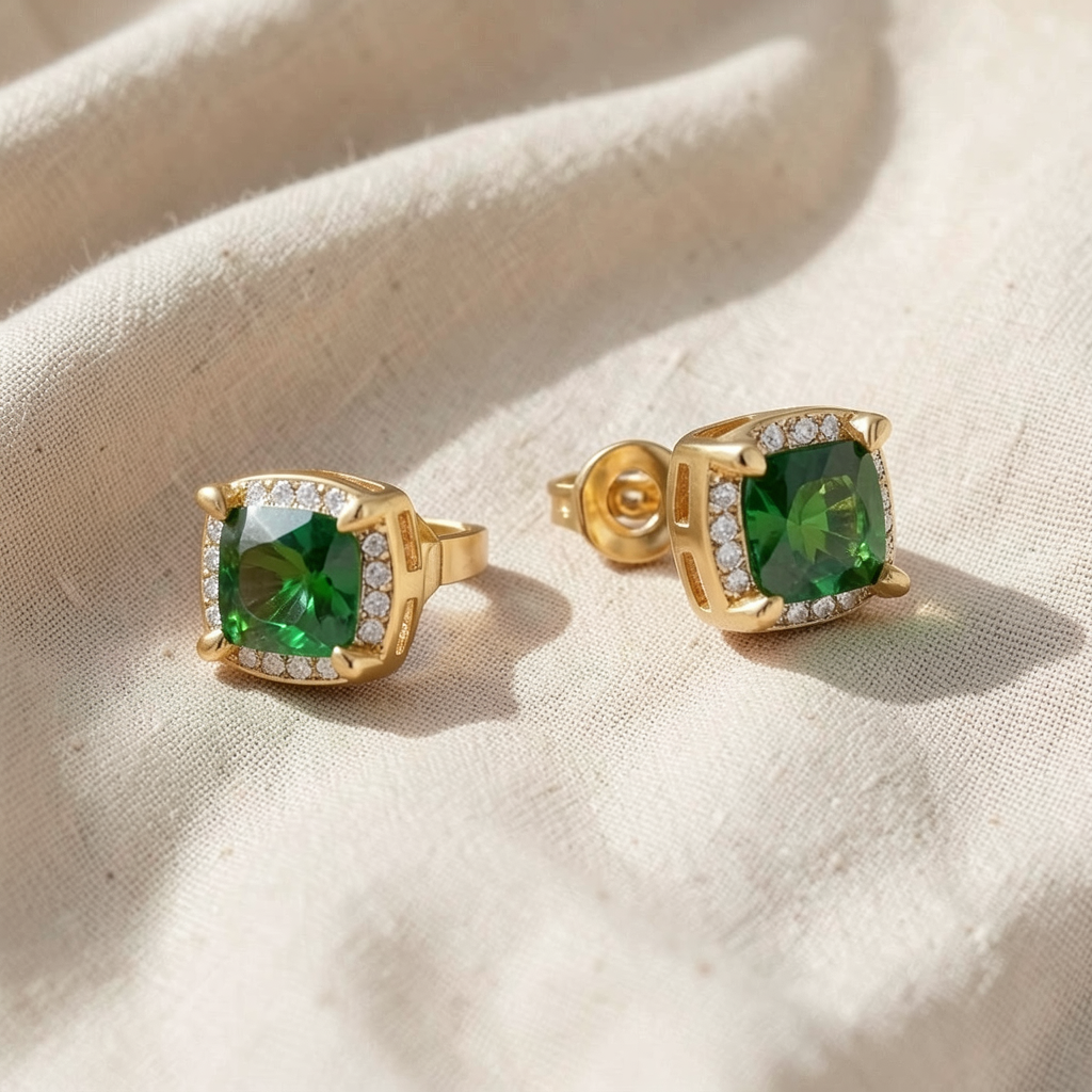 Orecchini con pietra verde smeraldo