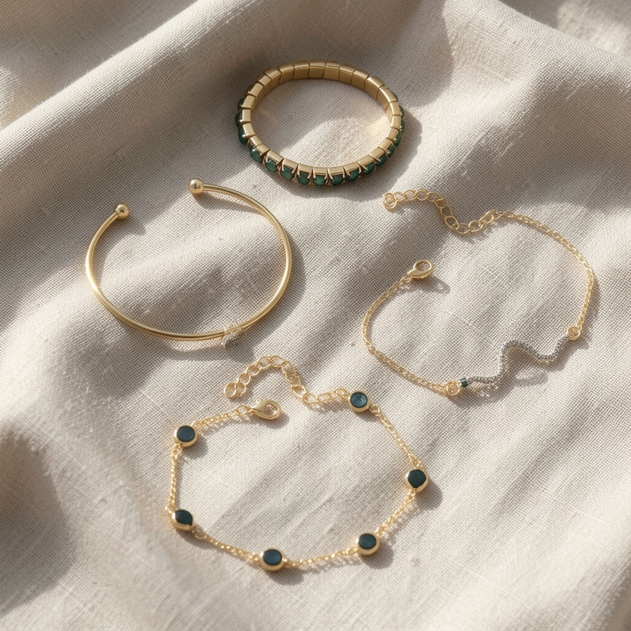 Set di 4 bracciali dorati verde smeraldo boho lusso