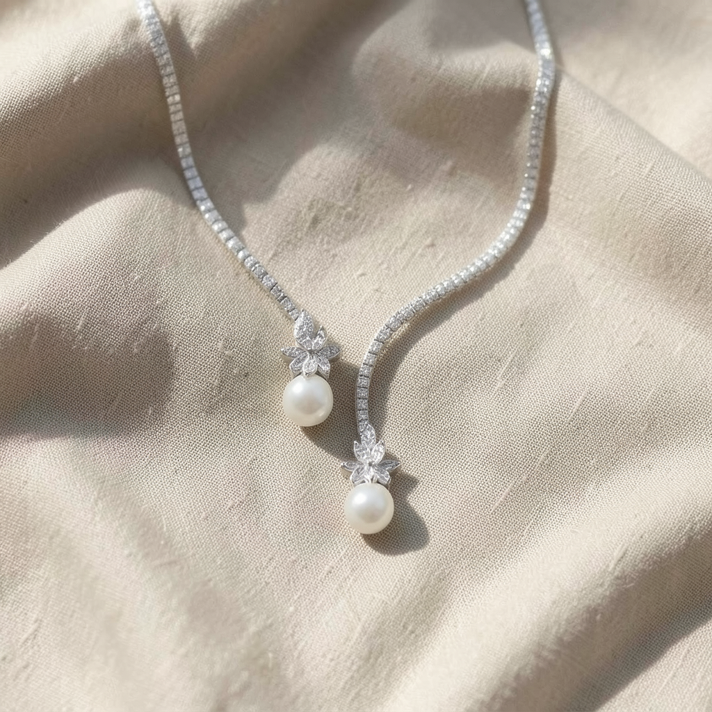 Collana elegante e lucida con perle
