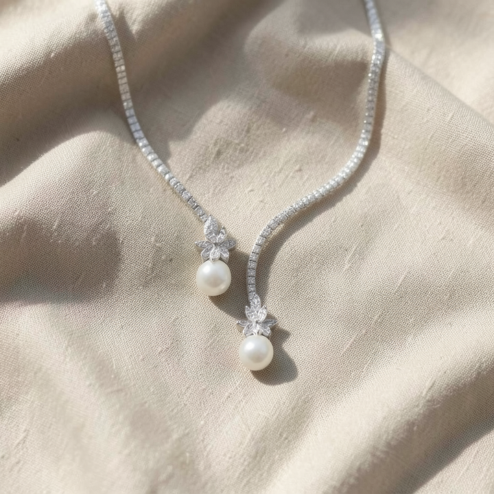 Collana elegante e lucida con perle