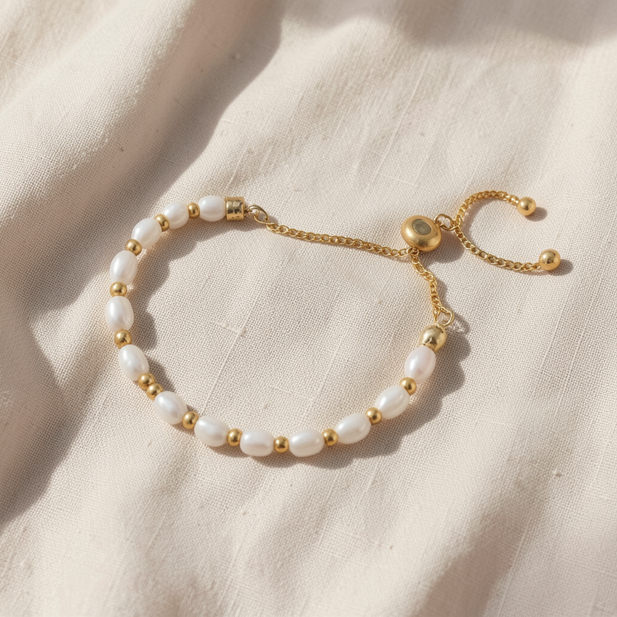 Bracciale dorato di perle Luna