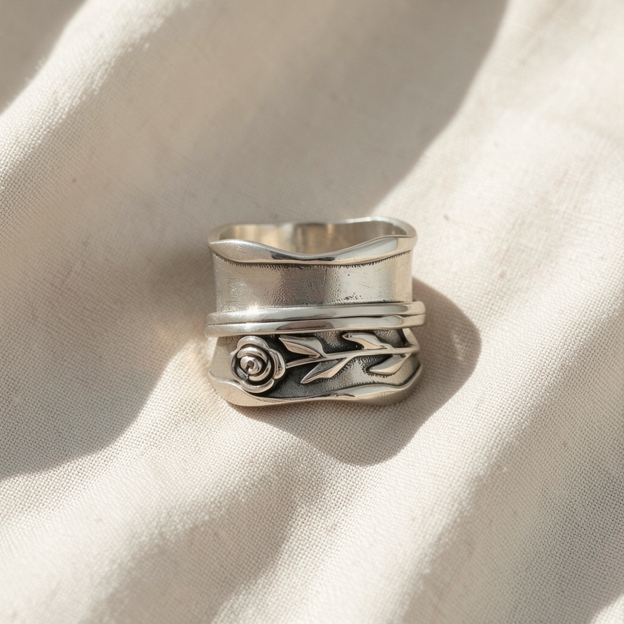 Anello floreale argentato