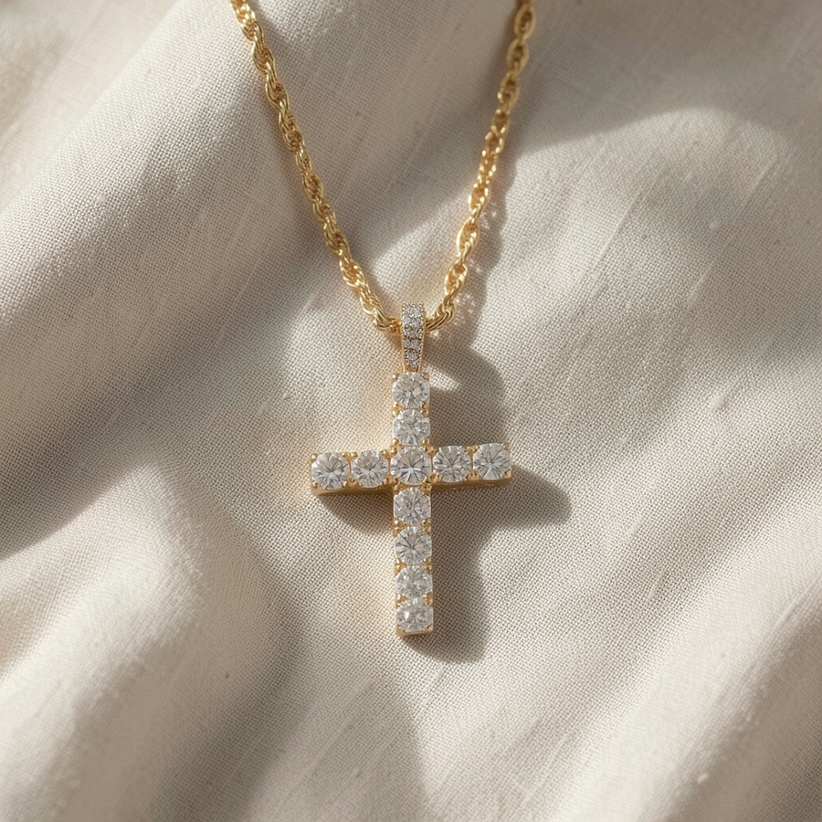 Collana con croce classica
