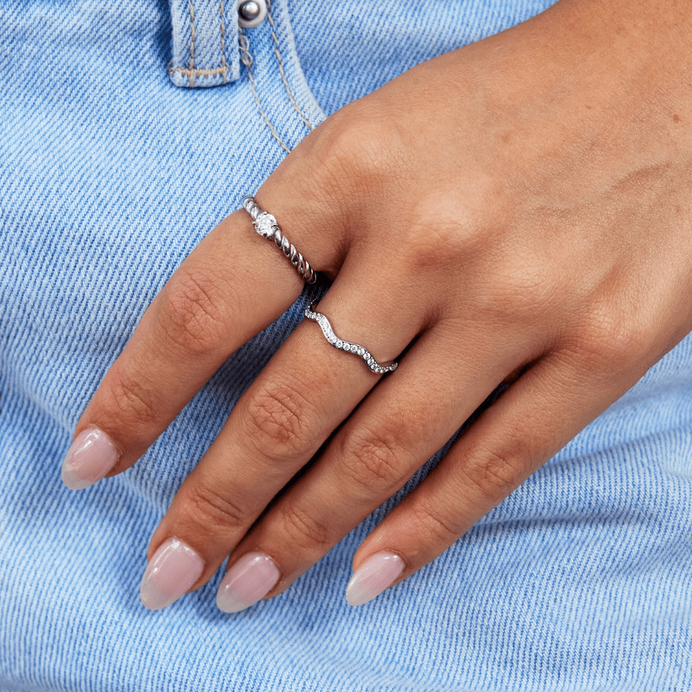 Anello in argento cristallino